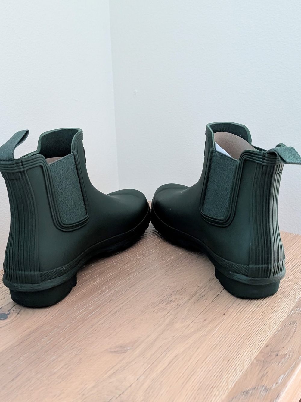 NWT Hunter Original Matte Short Chelsea Rain Boots In Hunter Green - 9 - Picture 8 of 13